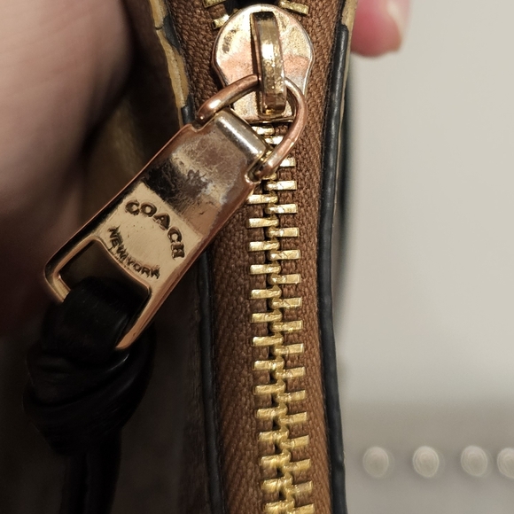 Coach Ellie File Bag Signature Canvas Women's Crossbody Purse - Picture 12 of 16